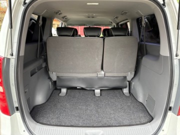 Hyundai H1 II Wagon 2.5 CRDi 170KM 2011 HYUNDAI H1 8-OSÓB KLIMA PARKTRONIC HAK SKÓRY GRZANE FOTELE WEBASTO, zdjęcie 13