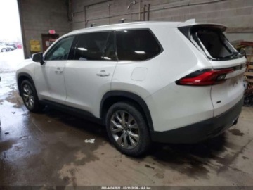 Toyota 2024 Toyota Grand Highlander Limited 2024 2.4 Benzyna 265KM, zdjęcie 3