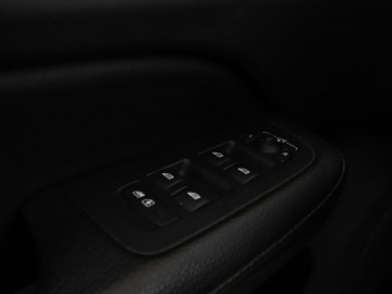 Volvo V60 I Kombi Facelifting 2.0 D3 DRIVE-E 150KM 2018 Volvo V60 full LED skóra navi klima auto grzane, zdjęcie 32