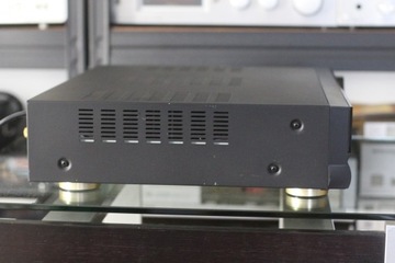 Интегральный усилитель Harman Kardon HK670