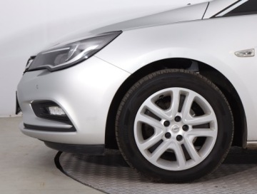 Opel Astra J GTC 1.6 CDTI Ecotec 110KM 2018 Opel Astra 1.6 CDTI, Salon Polska, Serwis ASO, zdjęcie 13