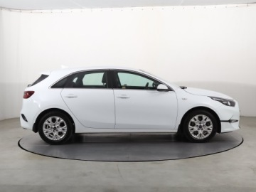 Kia Ceed III Hatchback Facelifting  1.5 T-GDI 160KM 2023 Kia Ceed 1.5 T-GDI, Salon Polska, Serwis ASO, zdjęcie 5