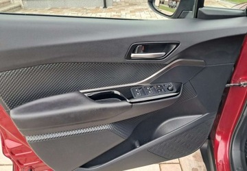 Toyota C-HR I Crossover 1.8 Hybrid 122KM 2018 Toyota C-HR Toyota C-HR 1.8 Hybryda 122KM, zdjęcie 7