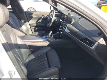 BMW Seria 5 G30-G31 2018 BMW Seria 5 2018r., 540I, od ubezpieczalni 3.0 Benzyna 335KM, zdjęcie 8