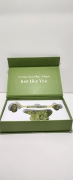 Роликовый массажер для лица Jade Gua Sha