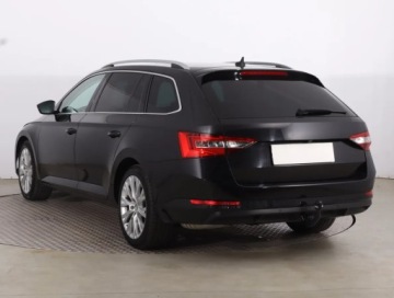 Skoda Superb III Kombi Facelifting 1.5 TSI 150KM 2020 Skoda Superb 1.5 TSI, Automat, Skóra, Navi, Klima, zdjęcie 3