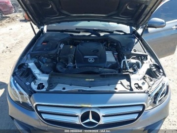 Mercedes Klasa E W213 2019 Mercedes-Benz Klasa E 2019 Mercedes-Benz E-Class E 300 RWD Sedan 2.0 241KM, zdjęcie 10