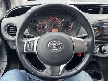 Toyota Yaris III Hatchback 5d Facelifting 1.0 VVT-i 69KM 2015 Toyota Yaris 1.0 Active EU6 III (2011-2019) Toyota, zdjęcie 11