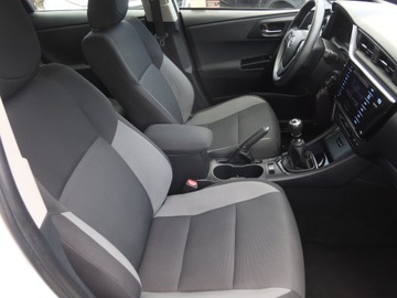 Toyota Auris II Touring Sports Facelifting 1.6 Valvematic 132KM 2018 Toyota Auris 1.6 Valvematic, Salon Polska, GAZ, zdjęcie 8