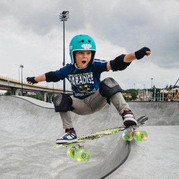 СКЕЙТБОРД FISZKA ДЛЯ ДЕТЕЙ С ПОДСВЕТКОЙ КОЛЕСА СВЕТОДИОДНОЙ ДРИФТ 56 СМ ДЛИННЫЙ НЕОНОВЫЙ ЗЕЛЕНЫЙ