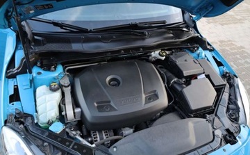 Volvo V40 II Cross Country 2.0 T3 DRIVE-E 152KM 2016 Volvo V40 Volvo V40 T3 RDesign 2.0 Benzyna 152KM, zdjęcie 30