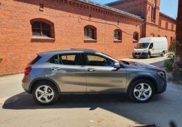 Mercedes GLA I Off-Roader Facelifting 2.1 200d 136KM 2018 Mercedes-Benz GLA Full LED Bezwypadkowy Serwis 2.1 Diesel 136KM, zdjęcie 2