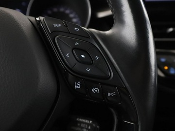Toyota C-HR I Crossover 1.8 Hybrid 122KM 2018 Toyota C-HR klima auto grzane fotele kamera i, zdjęcie 28