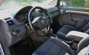 Volkswagen Touran II 1.6 TDI 105KM 2011 Volkswagen Touran GWARANCJA, 1.6 TDI, Automat DSG, 7-Osobowy, Ladnie utrzy, zdjęcie 4