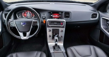 Volvo V60 I Kombi Facelifting 2.0 D4 DRIVE-E 190KM 2016 Volvo V60 2.0D 190 kM Klima Grzana Kanapa Skora Navi Bluetooth Xenon GWARA, zdjęcie 4