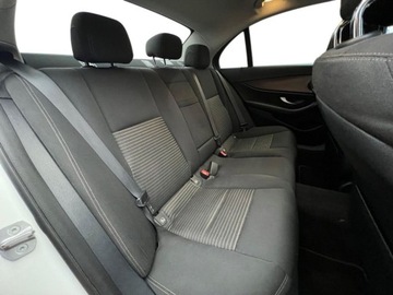 Mercedes Klasa E W213 Limuzyna 2.0 220d 194KM 2016 Mercedes-Benz Klasa E W213 Salon PL Automat Kamera Czujniki Pakiet Bu, zdjęcie 14