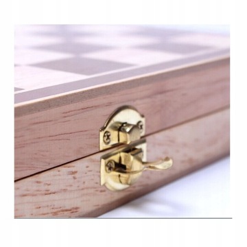 Деревянные шахматные фигуры в футляре BOX 30 х 30 см.