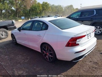 Volvo 2022 Volvo S60 Recharge Plug-in hybrid t8 2.0 Hybryda Plug-in 312KM, zdjęcie 3