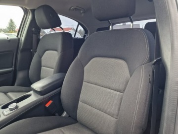 Mercedes Klasa A W176 Hatchback 5d Facelifting 180 122KM 2016 Mercedes A 180 1.6 Benzyna Kamera, zdjęcie 21