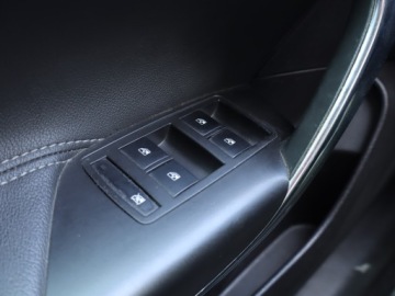 Opel Insignia I Hatchback 2.0 CDTI ECOTEC 130KM 2011 Opel Insignia 2.0 CDTI, Klima, Klimatronic, zdjęcie 12