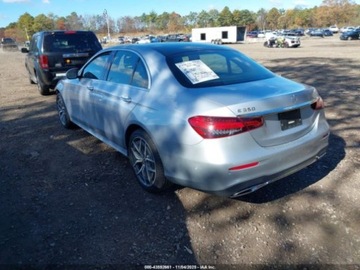 Mercedes Klasa E W213 2021 Mercedes-Benz Klasa E 350 4Matic 2021 2.0 Benzyna 255KM, zdjęcie 3