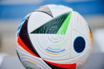 Подарочная коробка adidas Football for EURO 2024 Fussballliebe League r 5