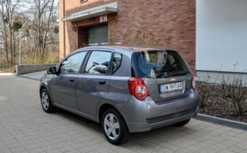 Chevrolet Aveo T250 Hatchback 5d 1.2 DOHC 84KM 2011 Chevrolet Aveo Salon PL Bezwypadkowy Lift 20112012 r. 1.2 Benzyna 84KM, zdjęcie 2
