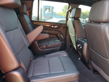  GMC Yukon XL 4WD Denali 2023, 6.2l V8 420 KM, od ubezpieczalni 6.2 Benzyna, zdjęcie 9
