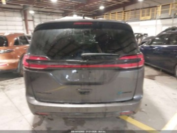 Chrysler Pacifica II 2023 Chrysler Pacifica Hybrid Limited 2023 3.6 Hybryda 287KM, zdjęcie 4