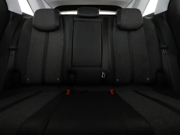 Peugeot 3008 II Crossover 1.2 PureTech 130KM 2018 Peugeot 3008 virtual cocpit navi półskóra, zdjęcie 17