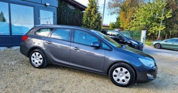 Opel Astra J Sports Tourer Facelifting 1.4 Turbo ECOTEC 120KM 2012 Opel Astra BENZYNA klimatyzacja super okazja POLECAMY 1.4 Benzyna, zdjęcie 9
