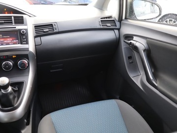 Toyota Verso Minivan Facelifting 1.6 D-4D 112KM 2014 Toyota Verso 1.6 D-4D, Salon Polska, Serwis ASO, zdjęcie 7