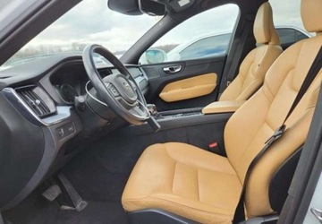 Volvo XC60 II Crossover T6 310KM 2019 Volvo XC 60 Auta z USA - Zapytaj o wiecej ofert 2.0 Benzyna 310KM, zdjęcie 8