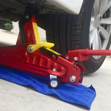 Гидравлический домкрат 2Т для