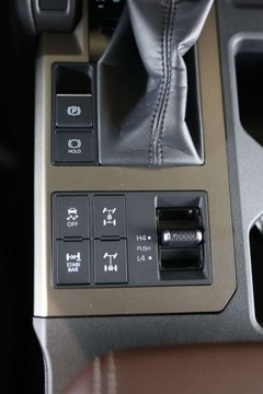 Toyota Land Cruiser VII Terenowy 5d 2.8 D-4D 204KM 2024 Toyota Land Cruiser LC 2.8 D-4D Executive aut 2.8 Diesel 205KM, zdjęcie 26