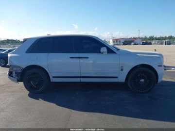 Rolls-Royce 2019 Rolls-Royce Cullinan 2019 6.7l 6.7 Benzyna 563KM, zdjęcie 3