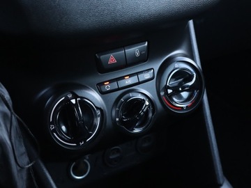 Peugeot 208 I Hatchback 3d 1.4 VTI 95KM 2012 Peugeot 208 1.4 VTi, Navi, Klima, zdjęcie 13