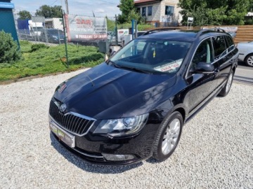 Skoda Superb II Kombi Facelifting 2.0 TDI CR DPF 170KM 2014 Skoda Superb 2.0 170Ps DSG Navi Alu Ksenon Kombi Gwarancja 2.0 Diesel 170KM, zdjęcie 33