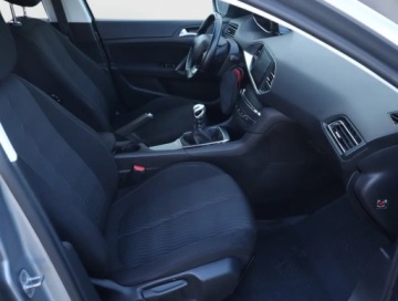 Peugeot 308 II SW 1.2 PureTech 130KM 2015 Peugeot 308 1.2 PureTech, Salon Polska, Navi, zdjęcie 8