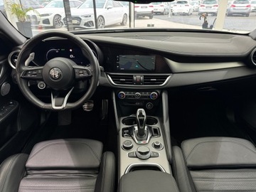Alfa Romeo Giulia II Sedan Facelifting 2023 2.0 GME Turbo 280KM 2024 Alfa Romeo Giulia Q4 Veloce / Harman/kardon / Szyb, zdjęcie 13