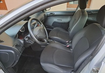 Peugeot 206 Hatchback 5d + 1.4 75KM 2010 Peugeot 206 plus Peugeot 206 plus 206 1.4 Presence 1.4 Benzyna 75KM, zdjęcie 5
