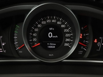 Volvo V40 II Hatchback Facelifting 2.0 D2 120KM 2017 Volvo V40 2.0D Klimatyzacja Tempomat Elektryka, zdjęcie 21