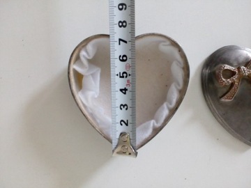 Позолоченная коробочка в форме сердца