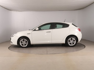 Alfa Romeo Giulietta Nuova II Hatchback 5d 1.6 JTD 16v 105KM 2010 Alfa Romeo Giulietta 1.6 JTDM, Klima, Klimatronic, zdjęcie 2