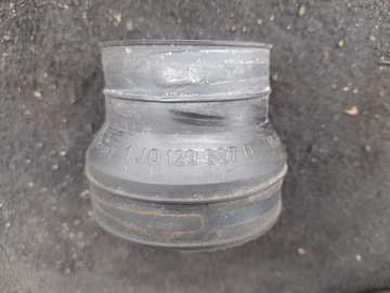 ALTEA GOLF V A3 8P 1,9 TDI TRUBKA PŘÍVOD GUM. TURBO 1J0129627D