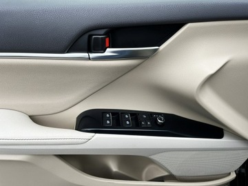 Toyota Camry IX Sedan 2.5 Hybrid Dynamic Force 218KM 2020 Toyota Camry Executive+Pakiet VIP/Srewis/ Salon PL, zdjęcie 31