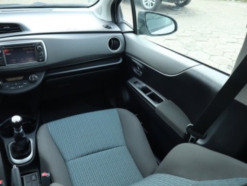 Toyota Yaris III Hatchback 5d 1.33 Dual VVT-i 99KM 2012 Toyota Yaris 1.33 Dual VVT-i, Salon Polska, zdjęcie 7