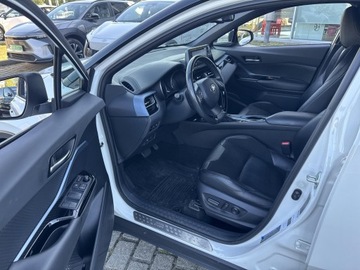 Toyota Corolla XII Hatchback 1.8 Hybrid 122KM 2020 Toyota C-HR 1.8 Hybrid Selection Toyota C-HR Hybri, zdjęcie 25