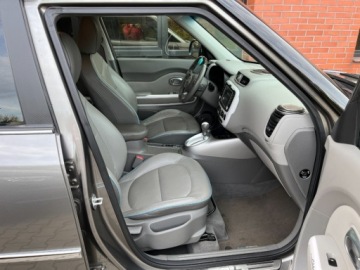 Kia Soul II 2017 Kia Soul zarejestrowany w PL zadbany mozliwa zamiana Elektryczny 110KM, zdjęcie 28