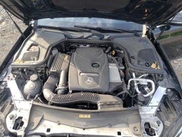 Mercedes Klasa E W213 2017 Mercedes-Benz Klasa E 2017 MERCEDES-BENZ E 300 4MATIC 2.0 Benzyna 241KM, zdjęcie 10